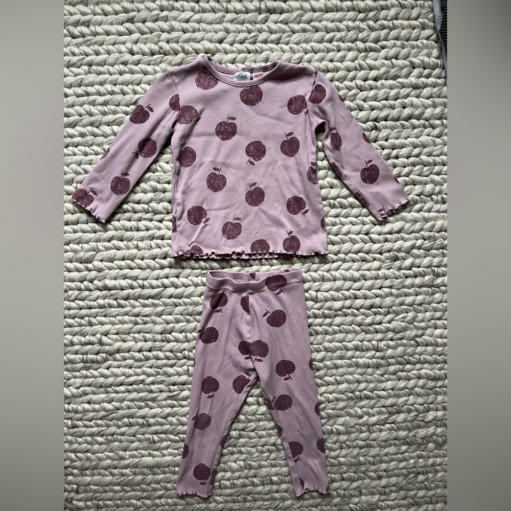Size 2-3 Year Apple Printed Matching Set